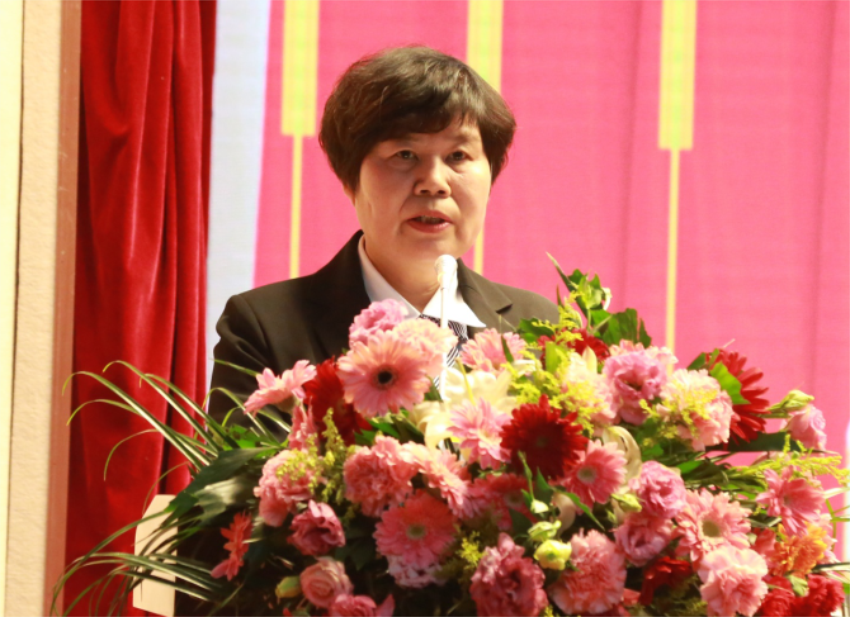 华体育网页版登录入口_华体育（中国）第一届党委班子选举大会---徐州市树恩中学总校长薛淑萍同志致开幕辞
